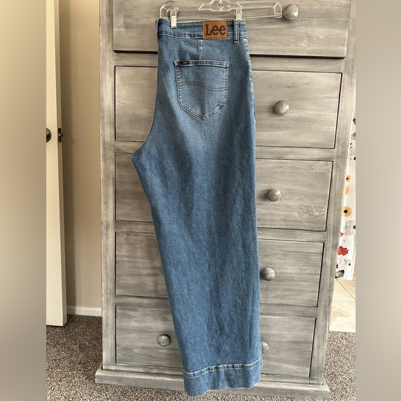 Lee Women's Plus Size Legendary High Rise Trouser Jean | Size 18 W - Picture 6 of 8